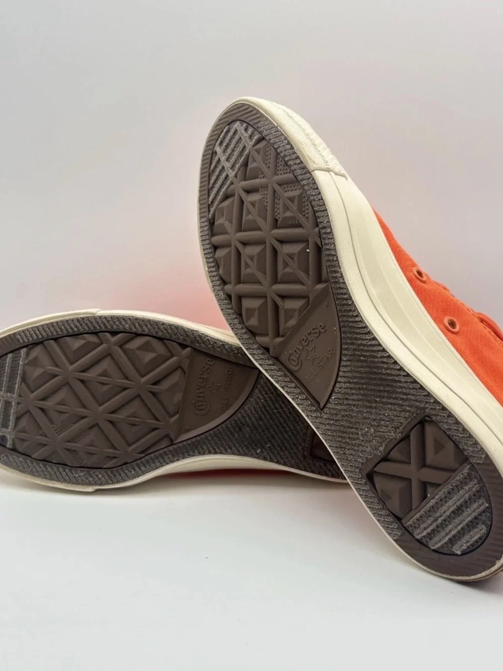 Converse everyday sneakers lace